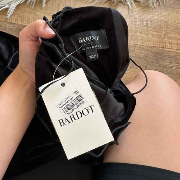 BARDOT Helena Velour Midi Dress - Picture 4 of 6